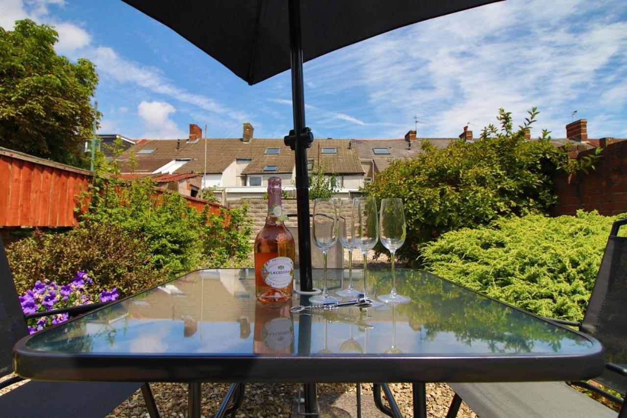 Maindy House - Close To Centre + Parking Holiday home